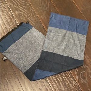 Five four men’s scarf Sz 12x 72” (1)